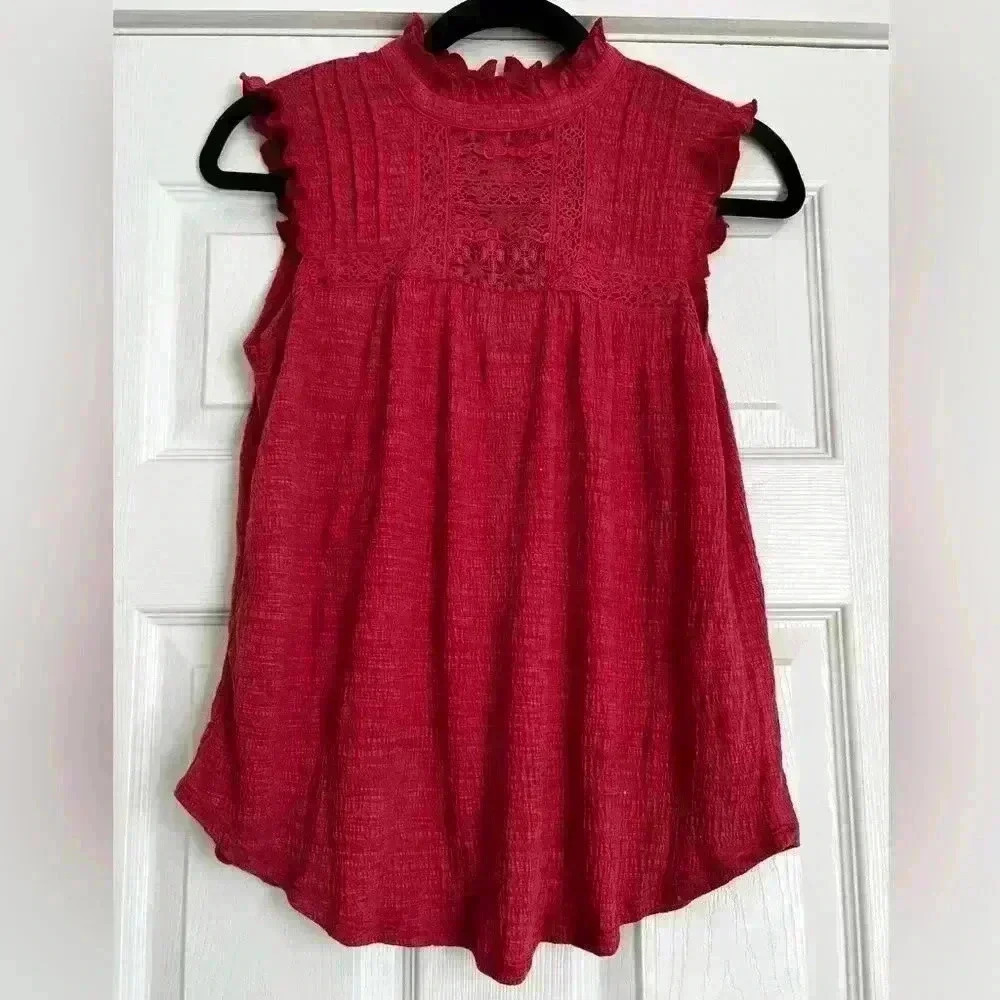 Cable & Gauge Sleeveless Top